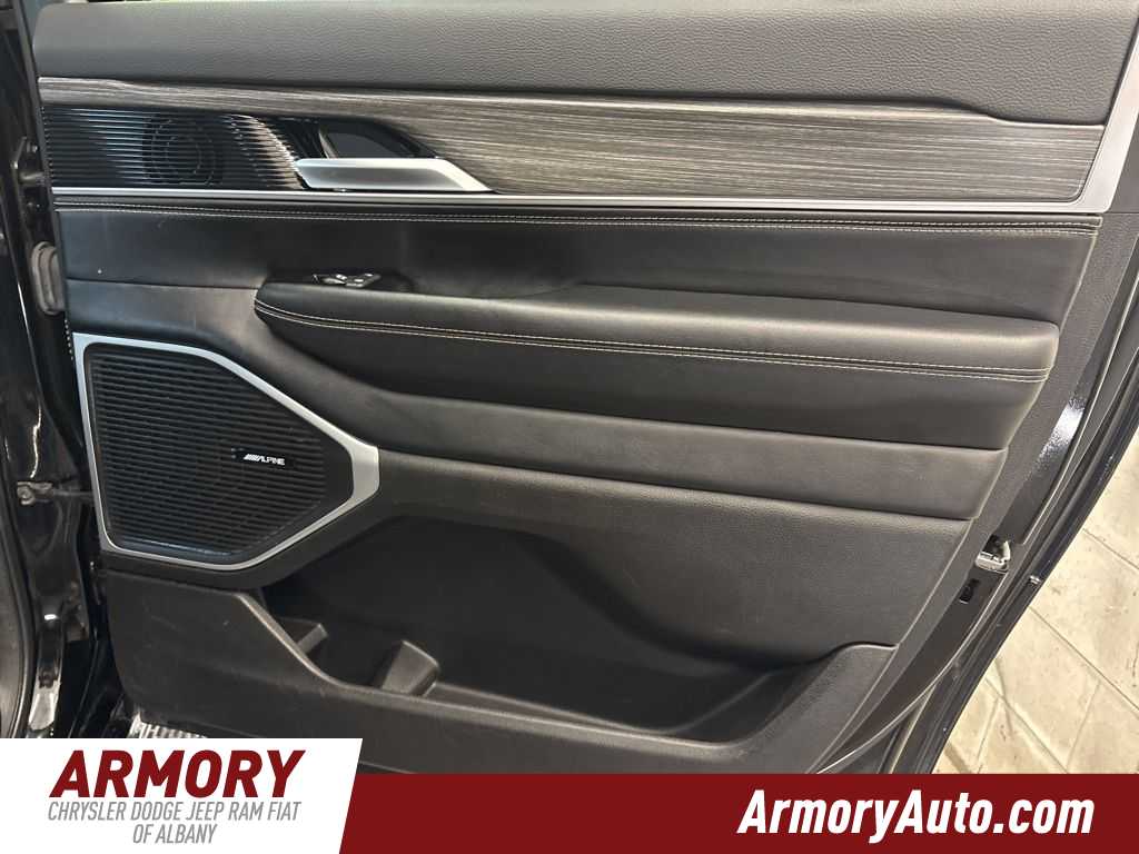 Thumbnail: 2024 Jeep Wagoneer - 37