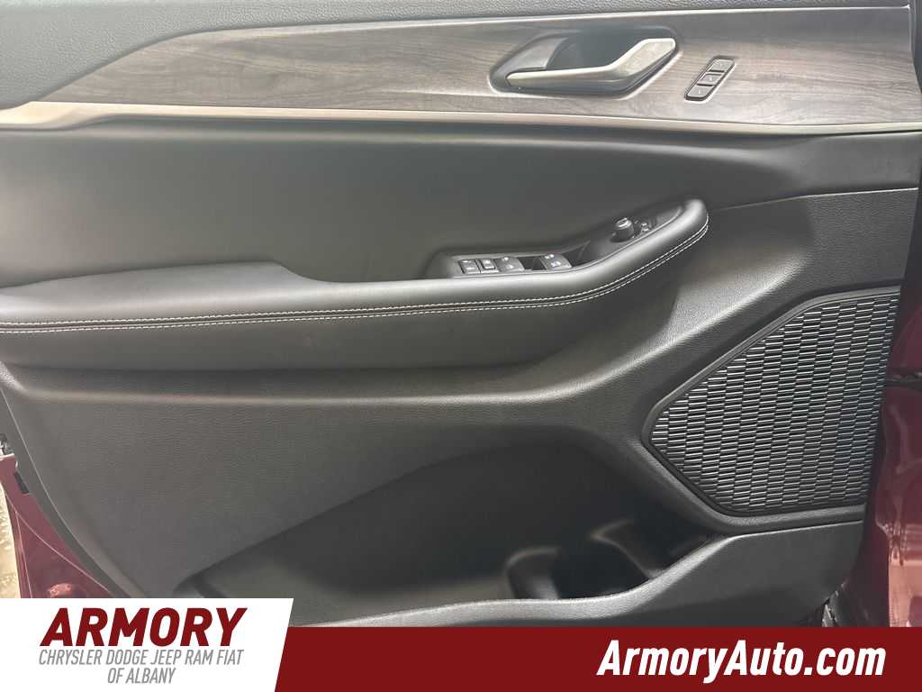 Thumbnail: 2025 Jeep Grand Cherokee - 7