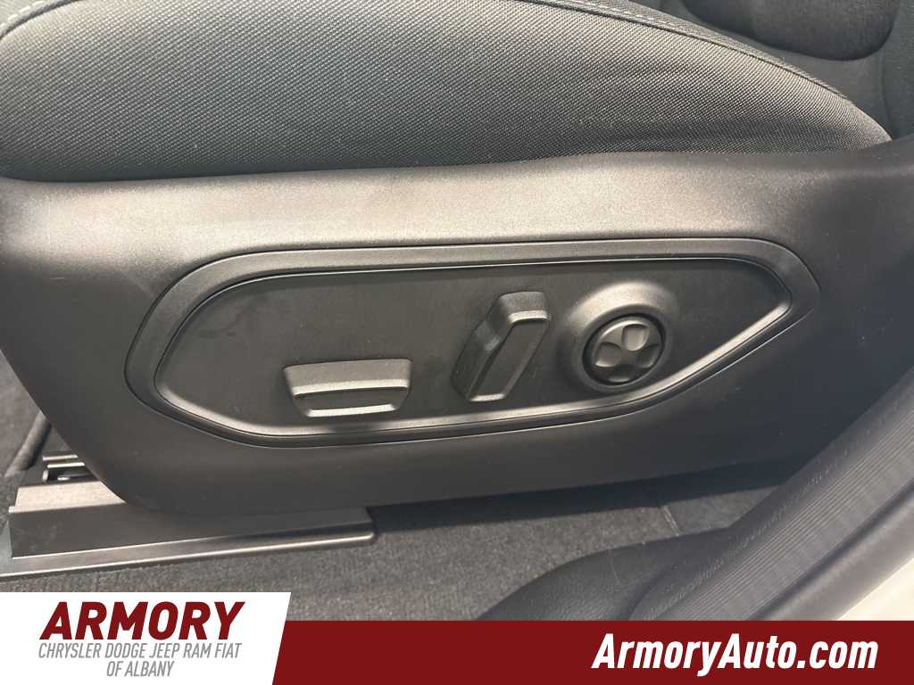 Thumbnail: 2025 Jeep Grand Cherokee - 13