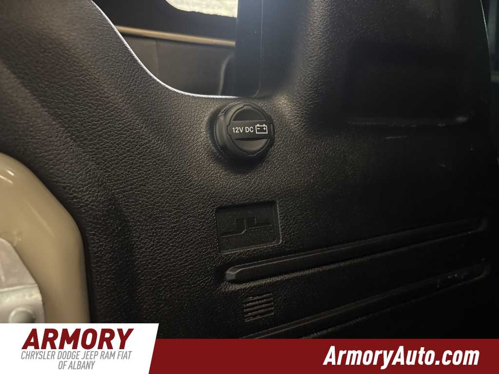 Thumbnail: 2022 Jeep Wrangler - 29