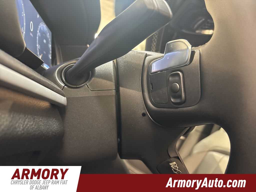 Thumbnail: 2025 Jeep Grand Cherokee - 11