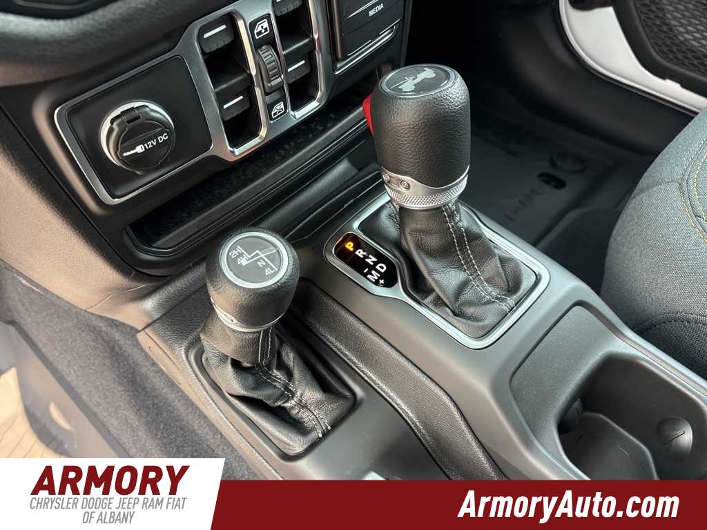 Thumbnail: 2025 Jeep Wrangler - 16