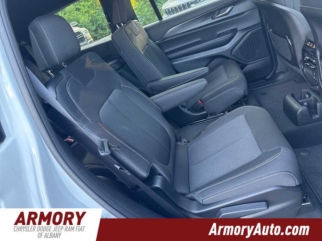 Thumbnail: 2025 Jeep Grand Cherokee L - 21