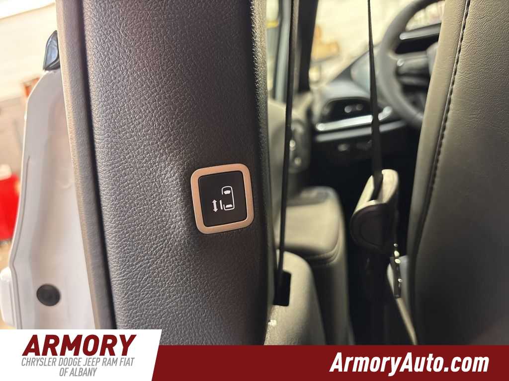 Thumbnail: 2026 Chrysler Pacifica - 23