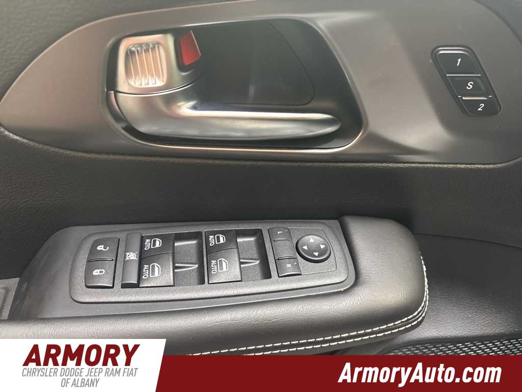 Thumbnail: 2026 Chrysler Pacifica - 8