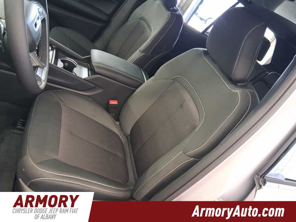 Thumbnail: 2025 Jeep Grand Cherokee - 12