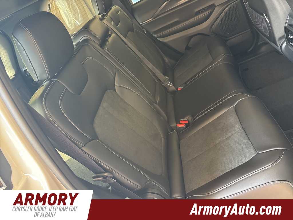 Thumbnail: 2025 Jeep Grand Cherokee - 28