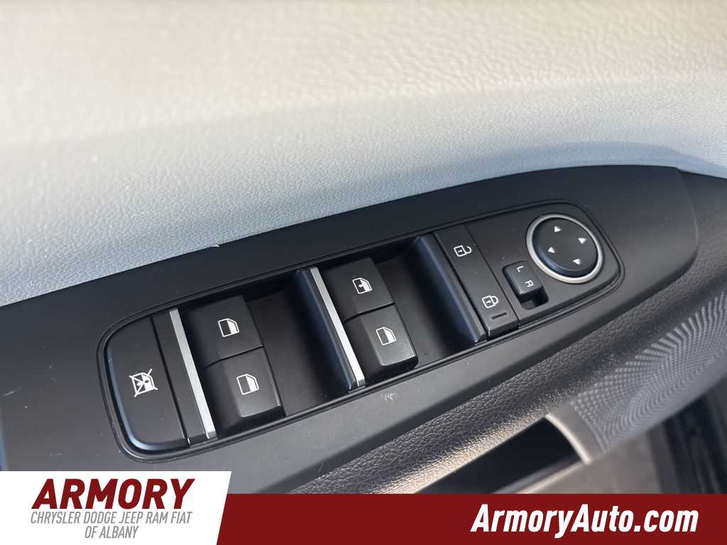 Thumbnail: 2023 Kia Forte - 7