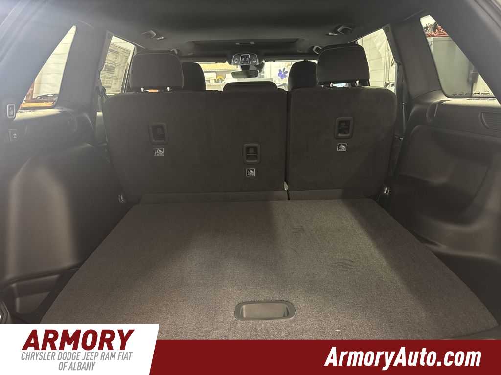 Thumbnail: 2025 Jeep Grand Cherokee - 27