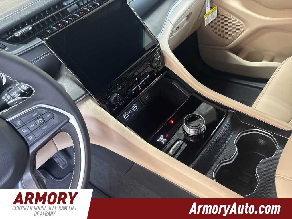 Thumbnail: 2025 Jeep Grand Cherokee - 14