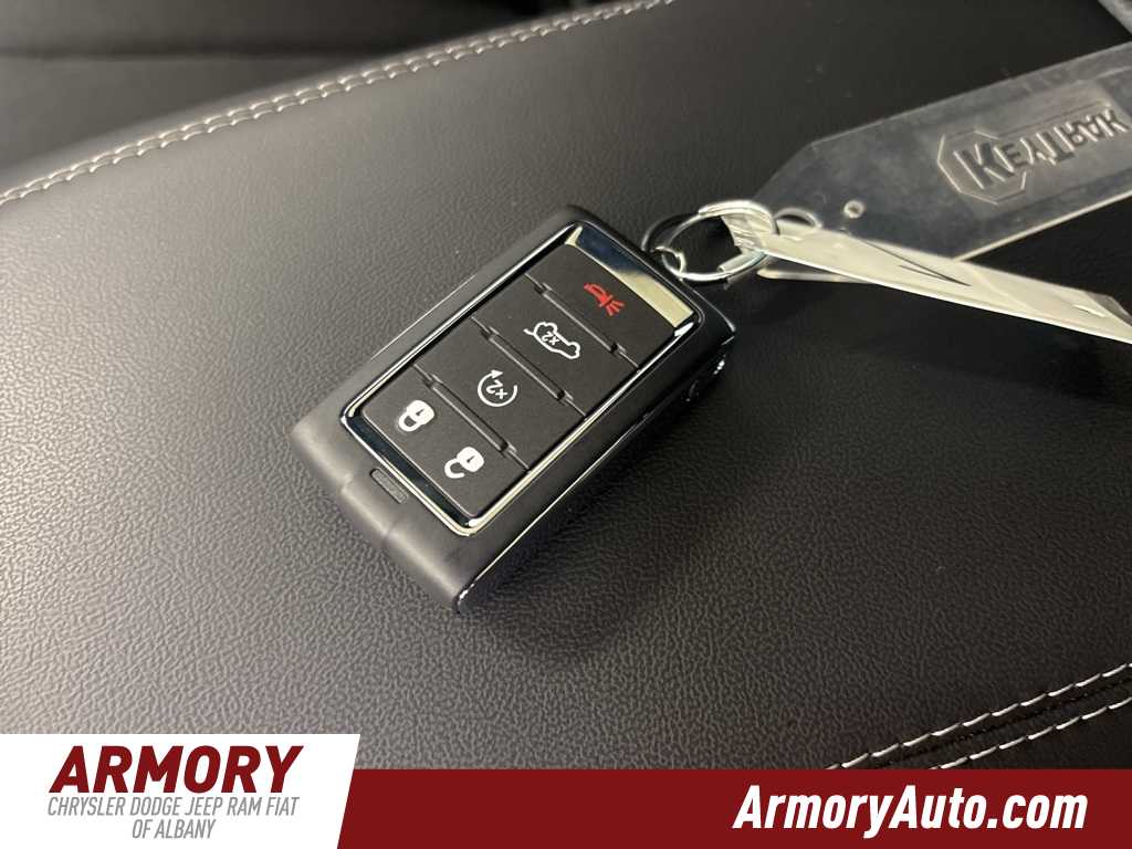 Thumbnail: 2025 Jeep Grand Cherokee - 21