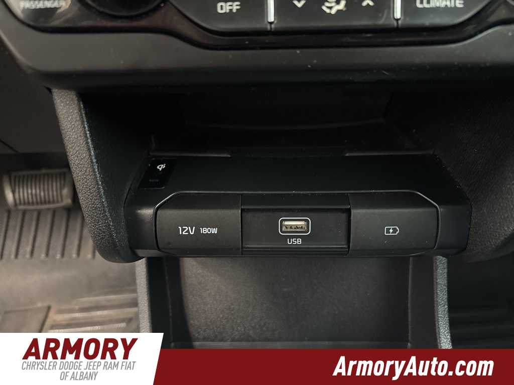 Thumbnail: 2022 Kia Niro - 18