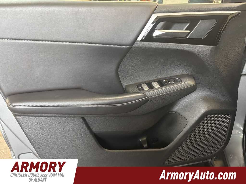 Thumbnail: 2022 Mitsubishi Outlander - 7