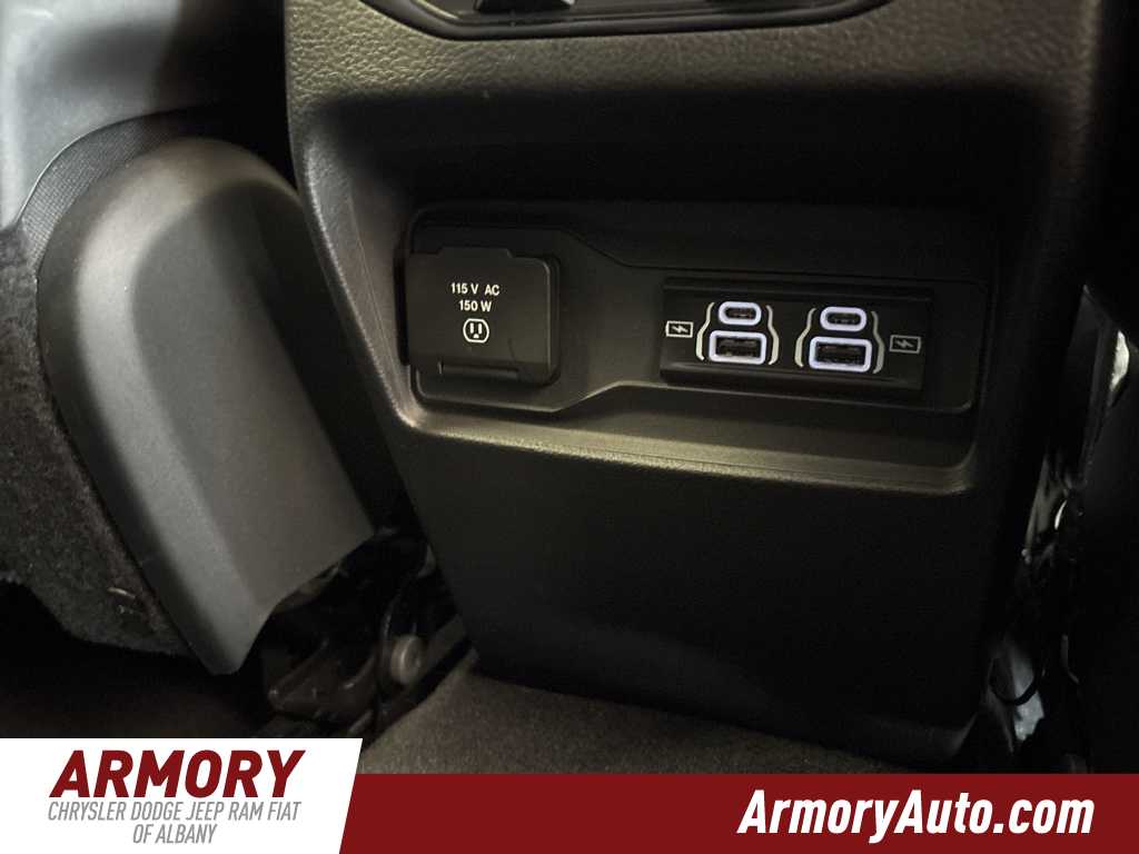 Thumbnail: 2022 Jeep Grand Cherokee - 32