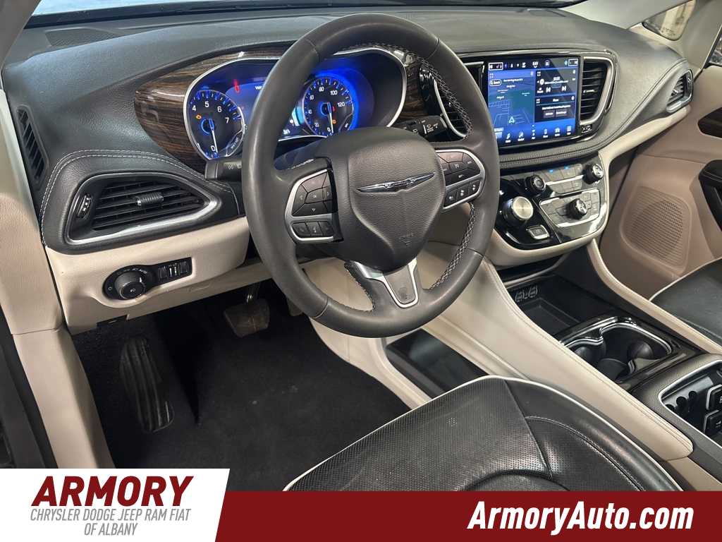 Thumbnail: 2023 Chrysler Pacifica - 9