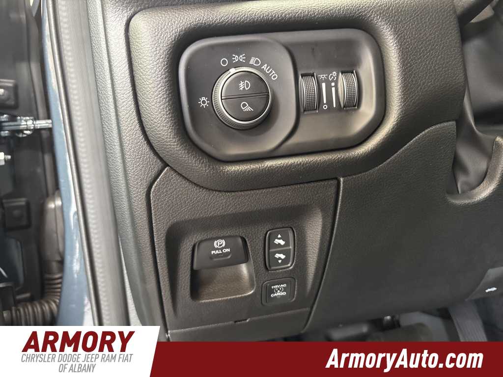 Thumbnail: 2026 RAM 1500 - 10