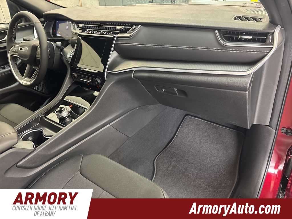 Thumbnail: 2025 Jeep Grand Cherokee - 35