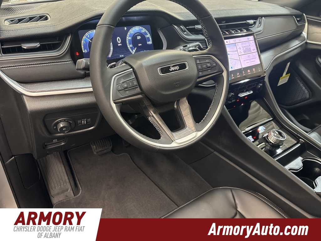 Thumbnail: 2025 Jeep Grand Cherokee - 9