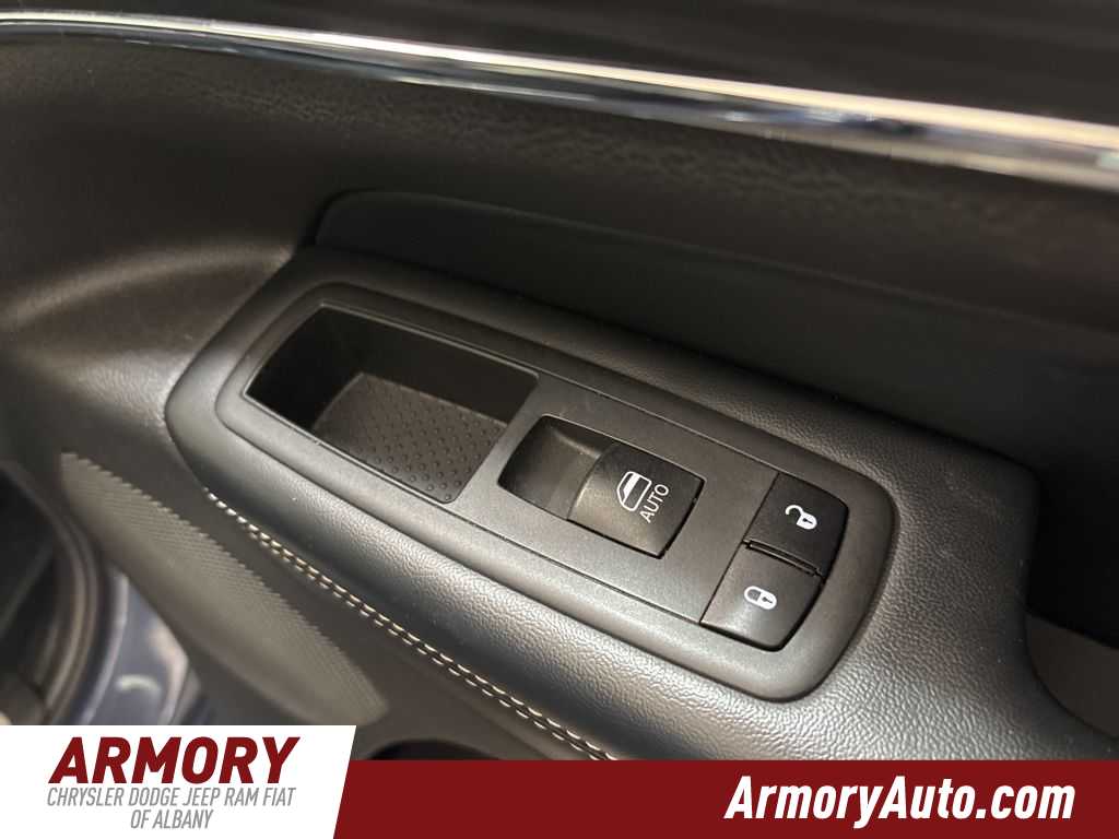 Thumbnail: 2021 Jeep Grand Cherokee - 40