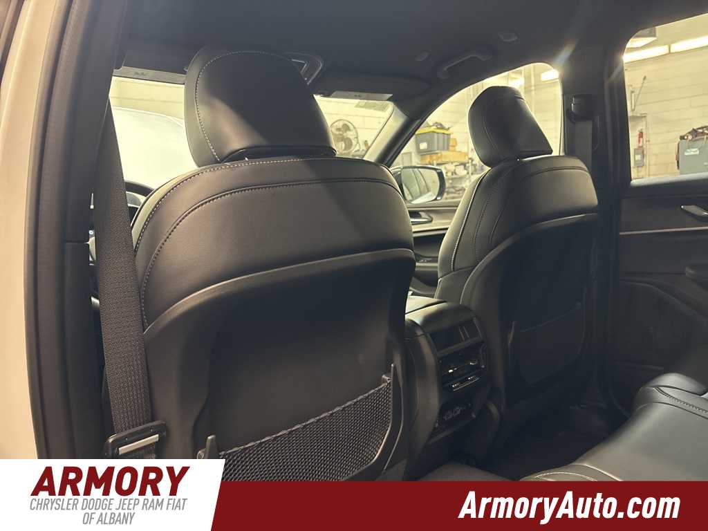 Thumbnail: 2025 Jeep Grand Cherokee - 21