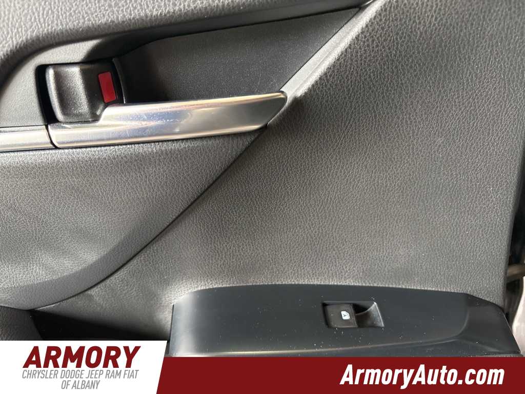 2018 Toyota Camry SE 21