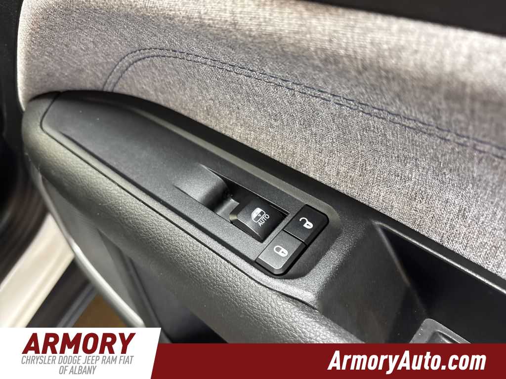 Thumbnail: 2023 Jeep Compass - 35