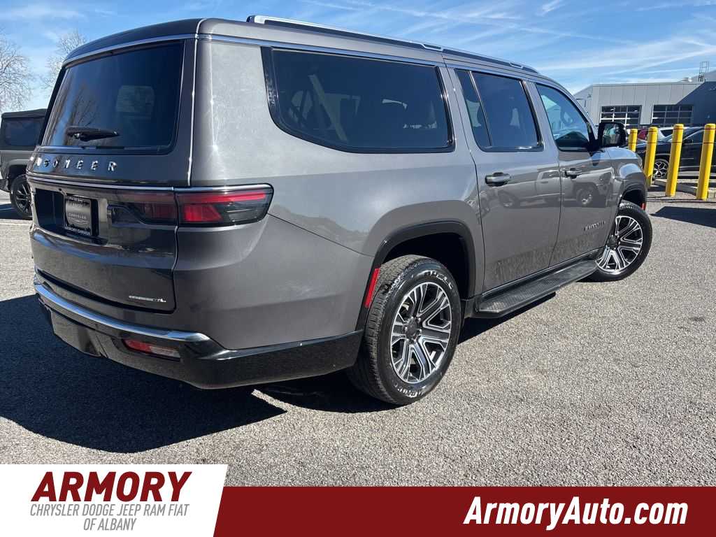 Thumbnail: 2023 Jeep Wagoneer - 4