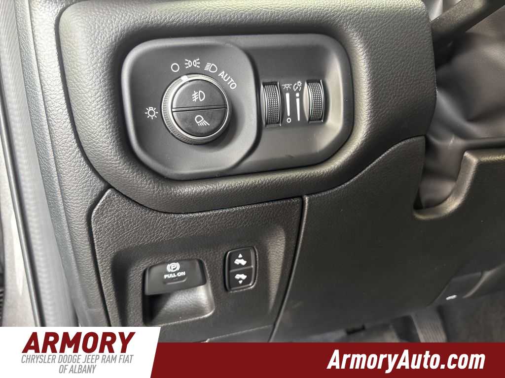 Thumbnail: 2026 RAM 1500 - 10