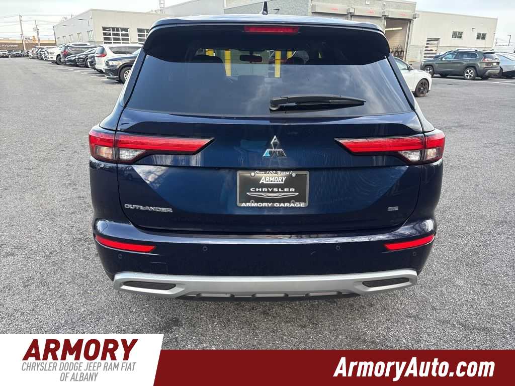 Thumbnail: 2024 Mitsubishi Outlander - 5