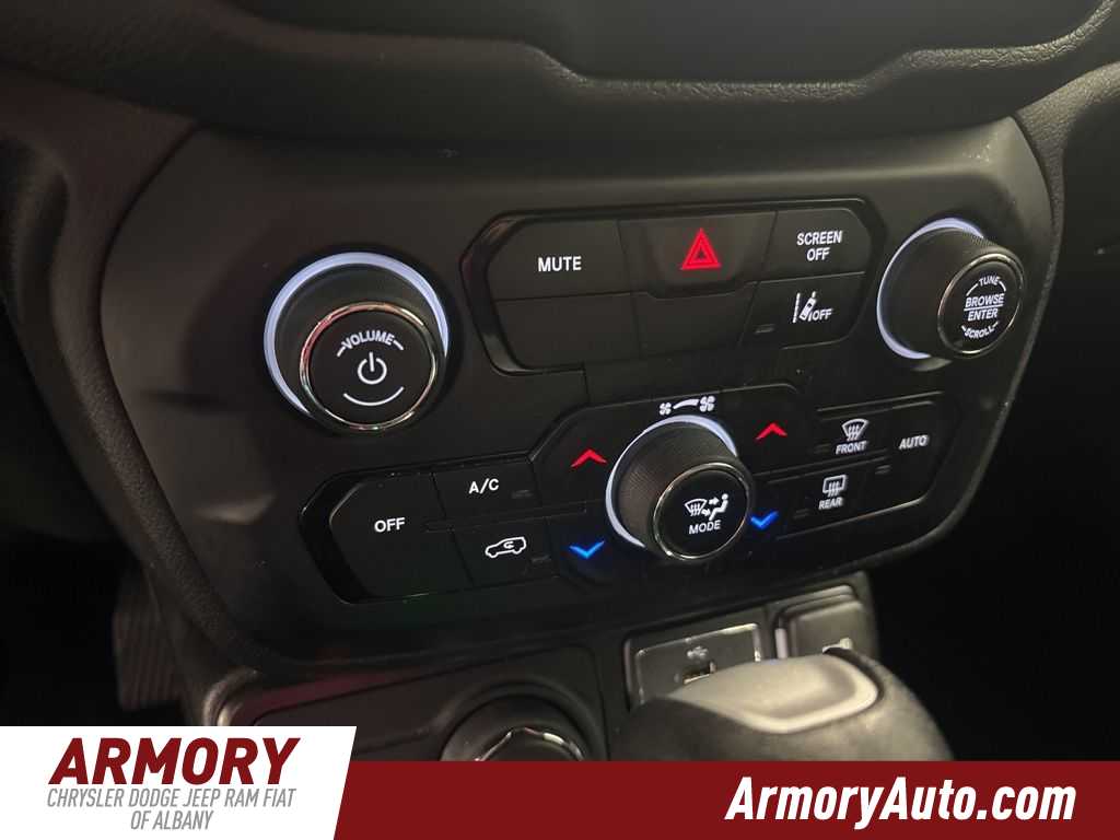 Thumbnail: 2023 Jeep Renegade - 17