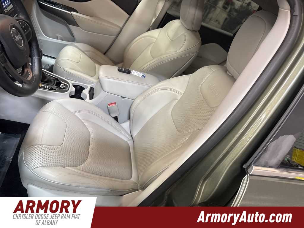 Thumbnail: 2019 Jeep Cherokee - 13