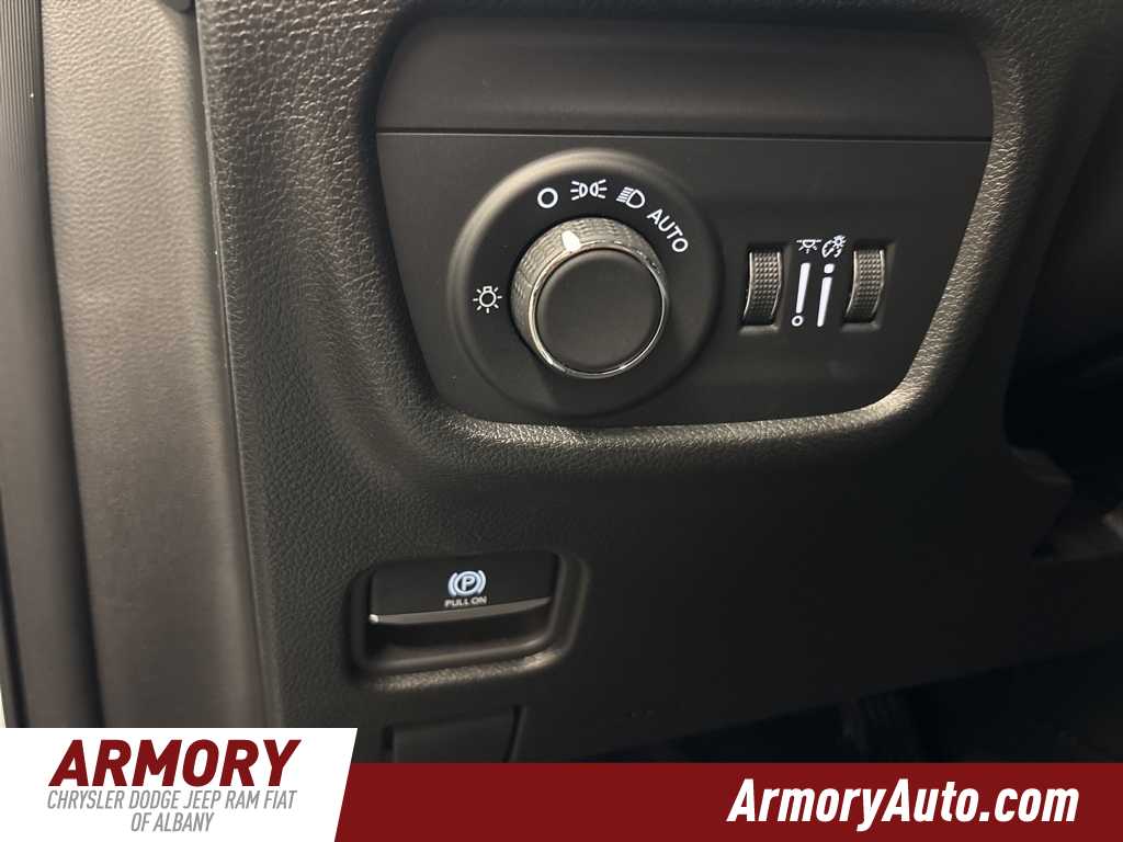 Thumbnail: 2025 Jeep Grand Cherokee - 10