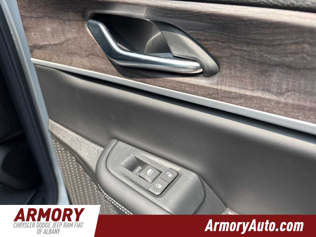 Thumbnail: 2025 Jeep Grand Cherokee - 26