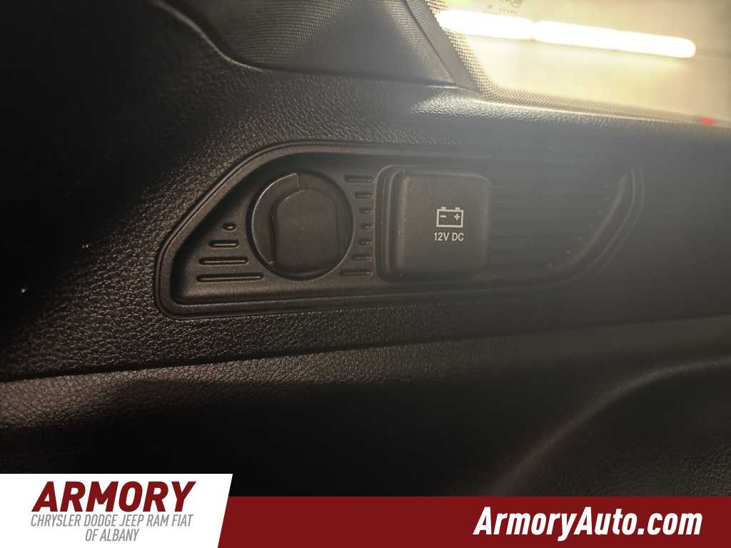 Thumbnail: 2025 Jeep Grand Cherokee - 30