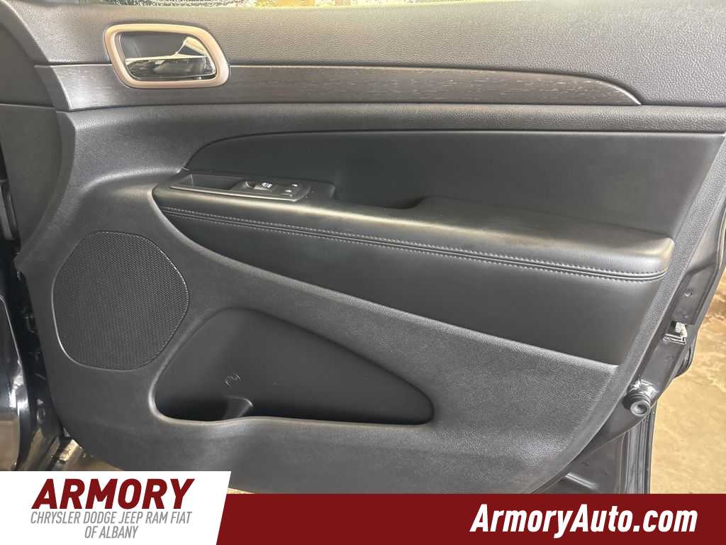 Thumbnail: 2016 Jeep Grand Cherokee - 34