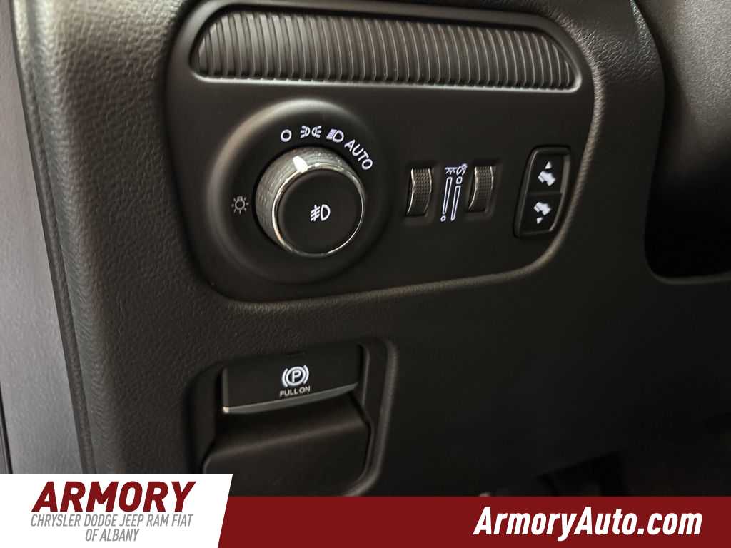 Thumbnail: 2024 Jeep Wagoneer - 12