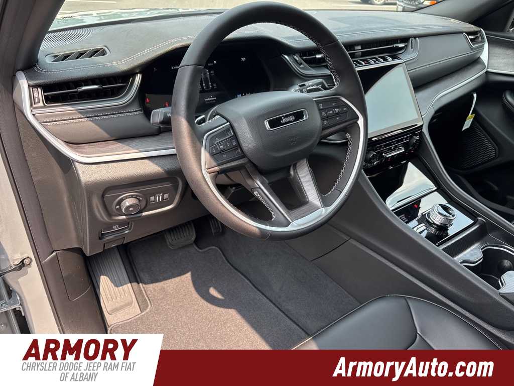 Thumbnail: 2025 Jeep Grand Cherokee - 9