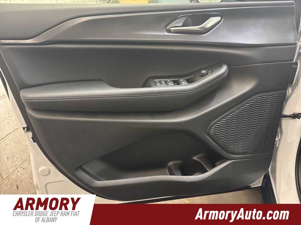 Thumbnail: 2025 Jeep Grand Cherokee L - 7