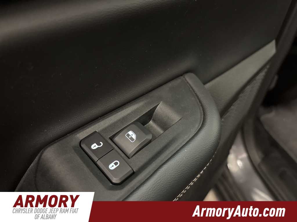 Thumbnail: 2025 Jeep Grand Cherokee - 24