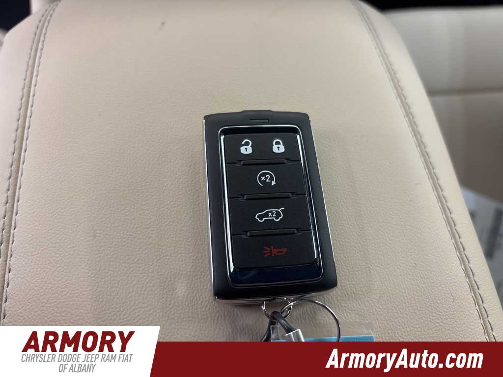 Thumbnail: 2025 Jeep Grand Cherokee - 17