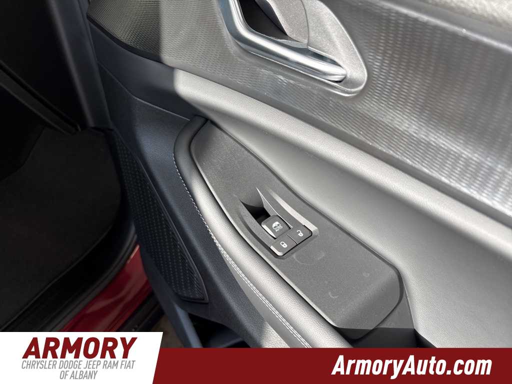 Thumbnail: 2025 Jeep Grand Cherokee - 32