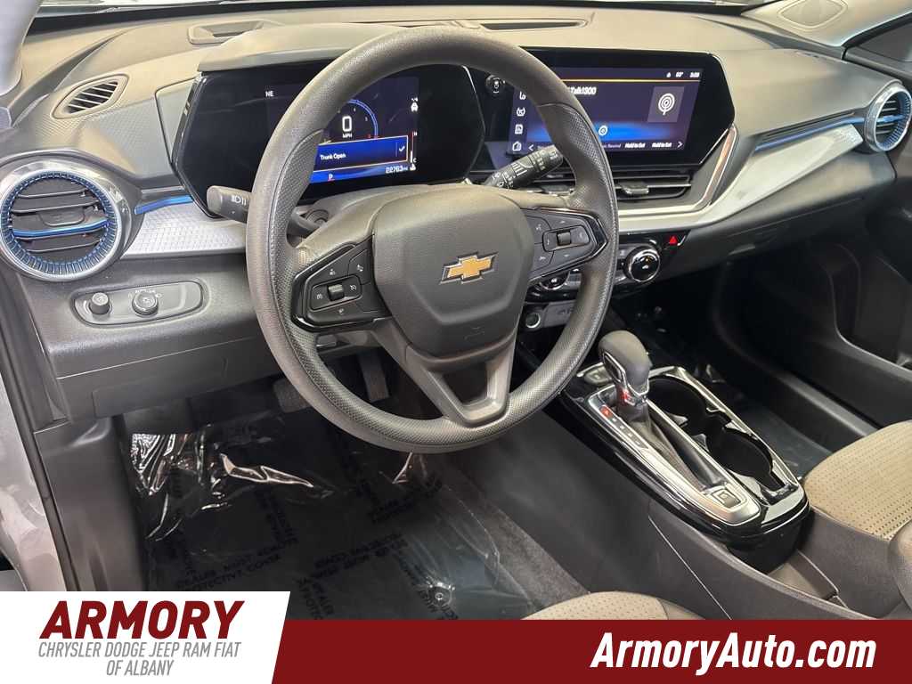 Thumbnail: 2025 Chevrolet Trax - 10