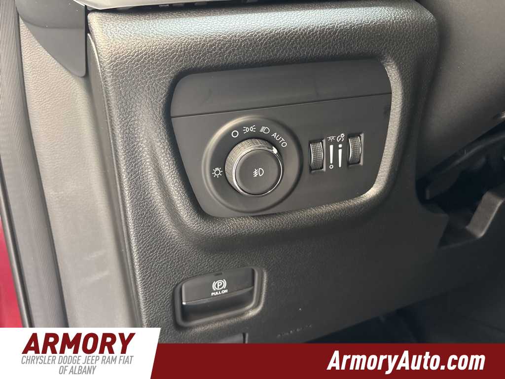 Thumbnail: 2025 Jeep Grand Cherokee - 11