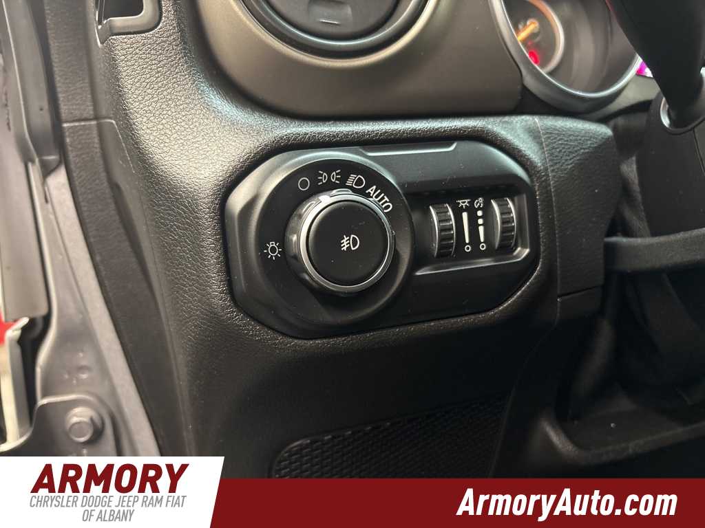 Thumbnail: 2018 Jeep Wrangler - 10