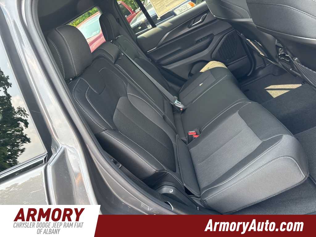 Thumbnail: 2025 Jeep Grand Cherokee - 29