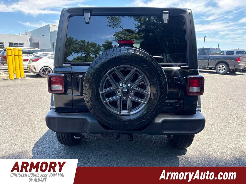 Thumbnail: 2026 Jeep Wrangler - 5