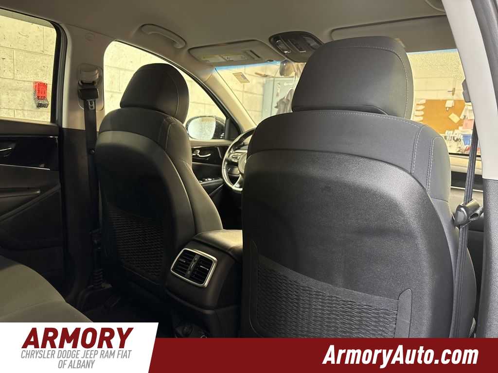 Thumbnail: 2017 Kia Sorento - 31