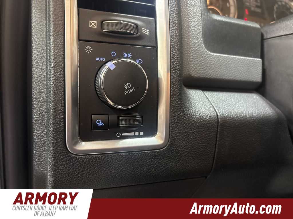 Thumbnail: 2019 RAM 1500 Classic - 10