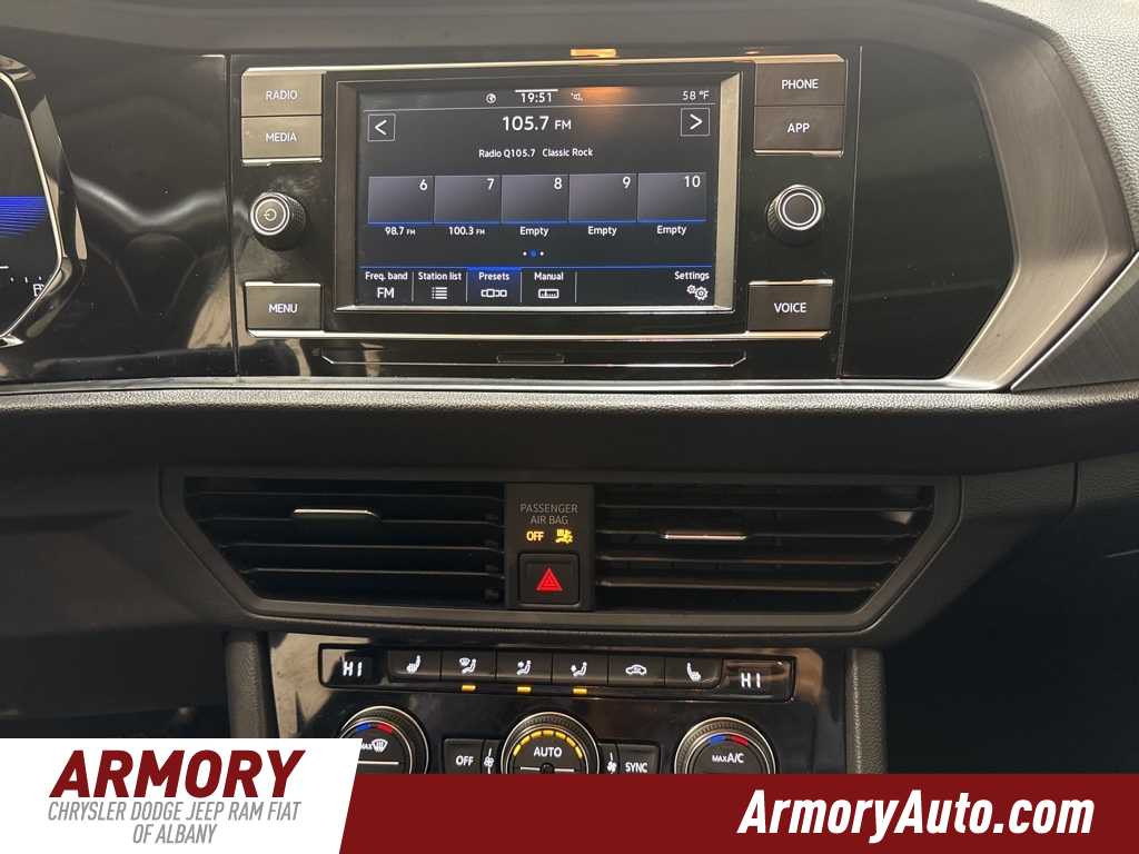 Thumbnail: 2024 Volkswagen Jetta - 14