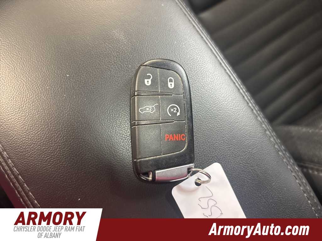 Thumbnail: 2021 Jeep Grand Cherokee - 21